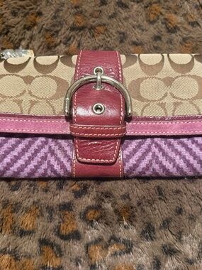 LIMITED EDITION/RARE& HTF Coach Purple Soho Signature C Wallet/Wristlet